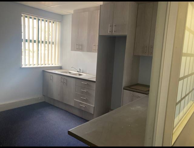 620M² OFFICE TO LET IN KENILWORTH